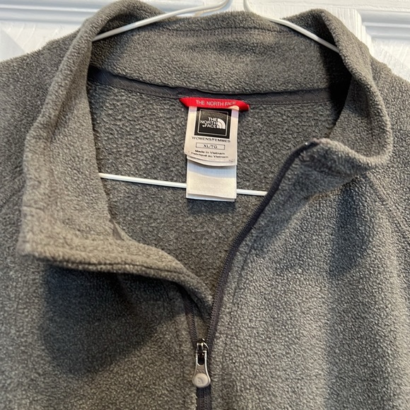 The North Face 1/4 zip fleece pullover - Picture 2 of 4
